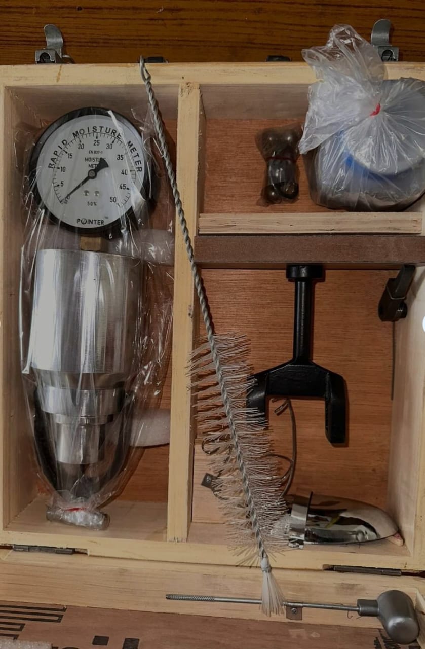 Rapid moisture meter apparatus set